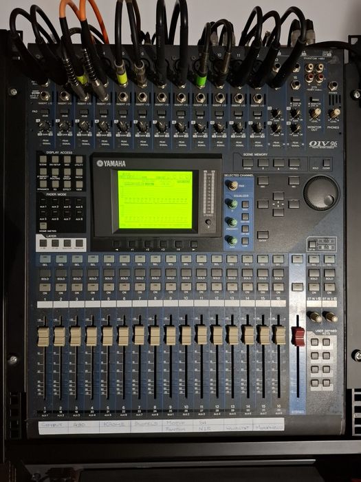 Mesa Mistura Yamaha 01v96 v.2