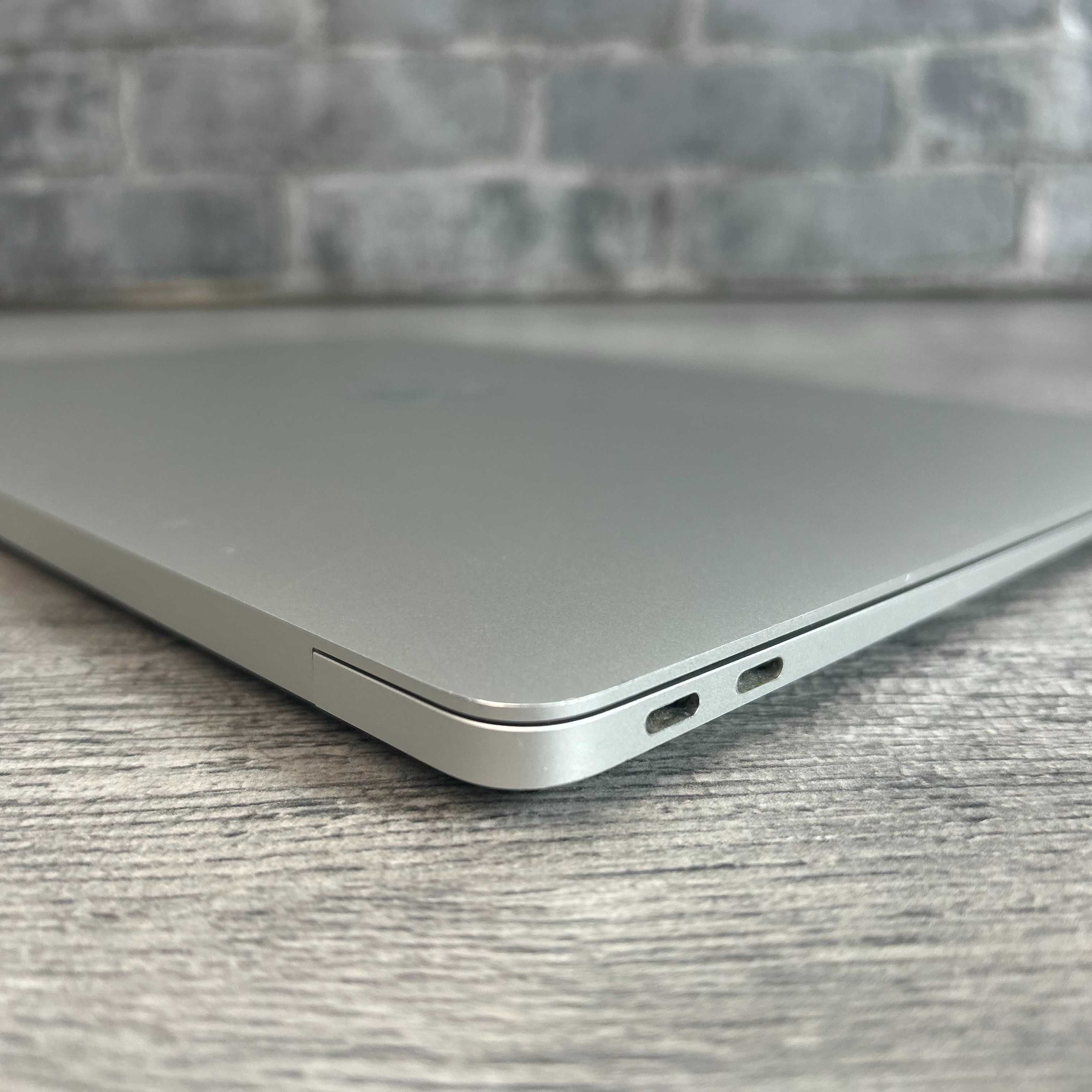 Ноутбук Apple MacBook Air 13 2018 Silver (i5 | 16Gb | 256Gb SSD)