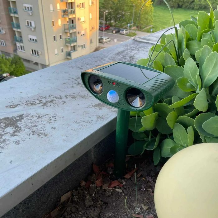 Ultrasonic Вуличний ультра відлякувач собак та шкідників отпугиватель