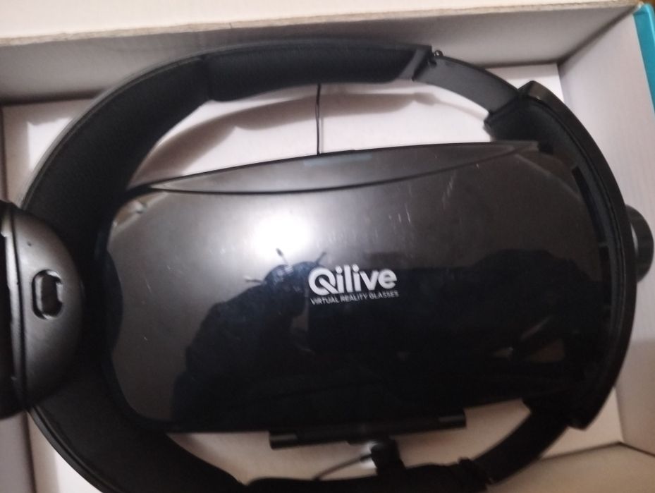 Fones de realidade virtual pouco usado