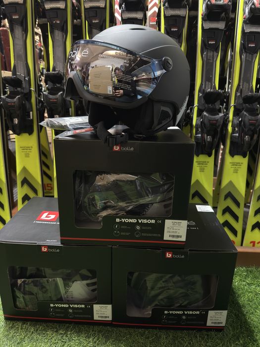 Nowy Kask Narciarski z szybą i regulacja Bolle M L