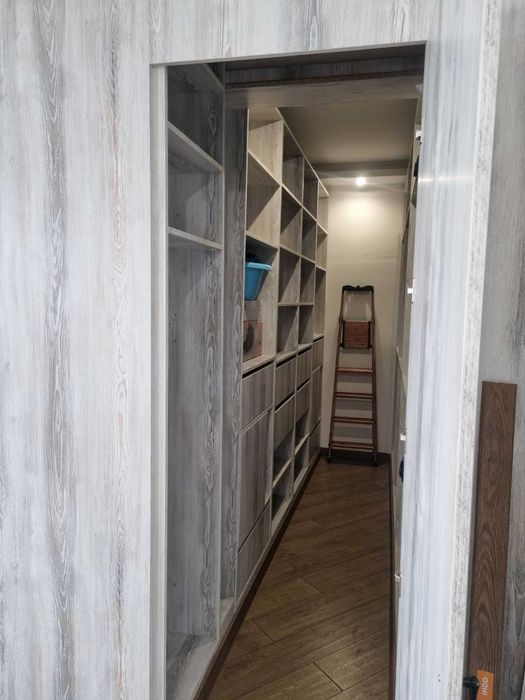 Довгострокова оренда 2-к квартири.