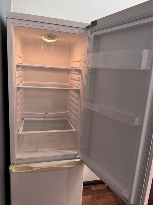 Холодильник LIBERTY