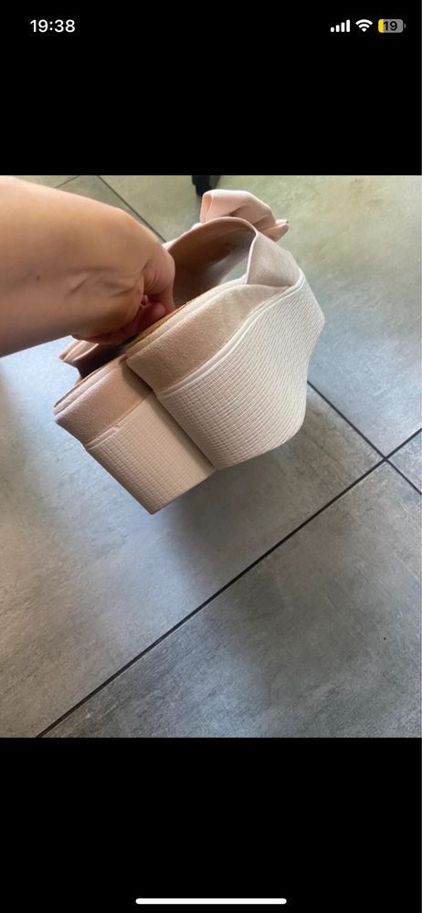 Klapki buty z ozdobą śliczne
