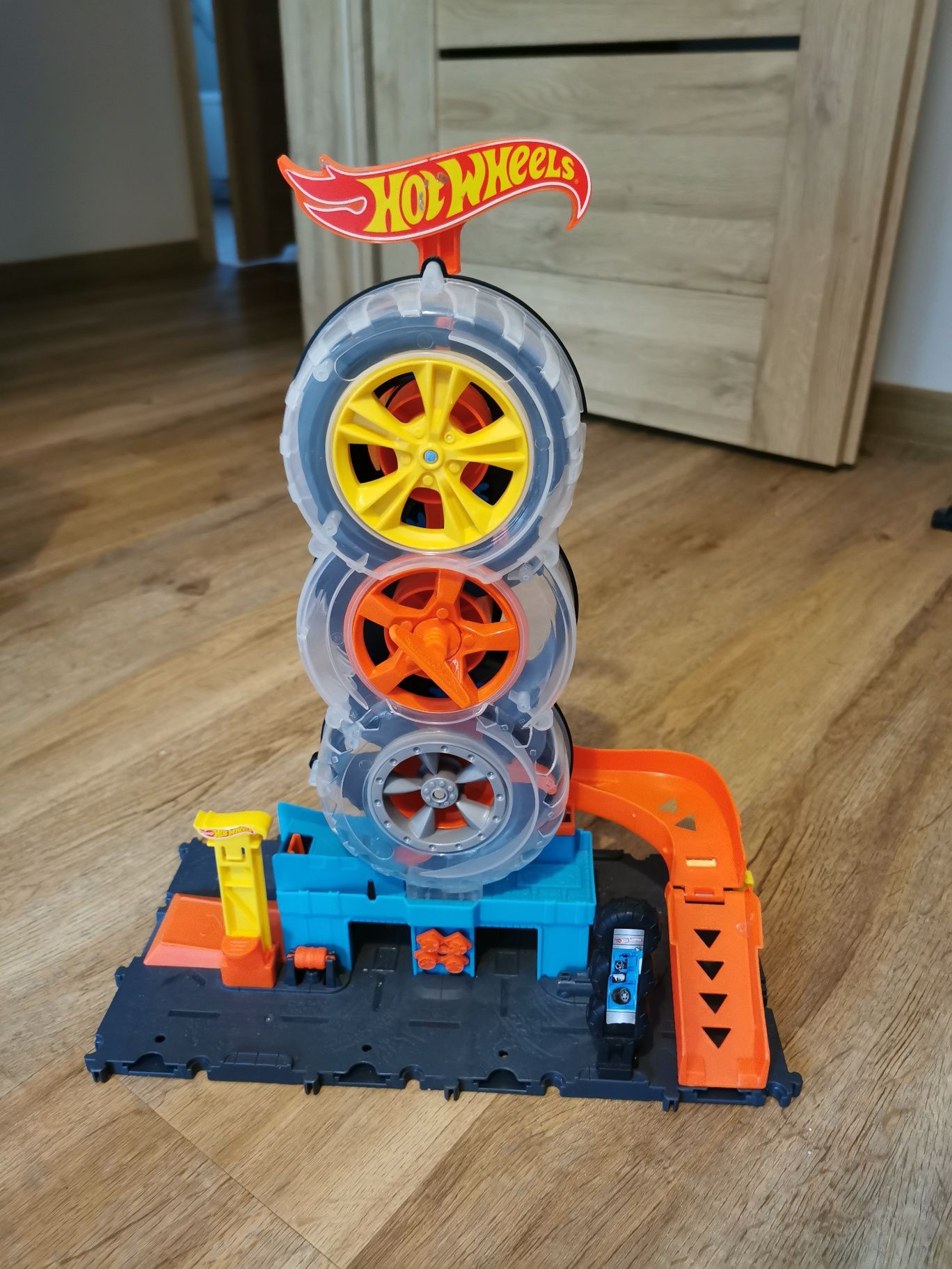 Hot wheels warsztat opon