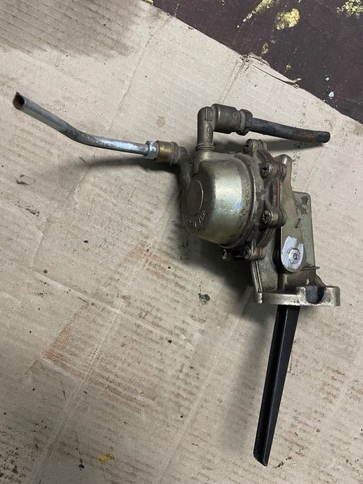 Ричаг перемикання передач та бензонасо на ГАЗ 3307, ГАЗ 53