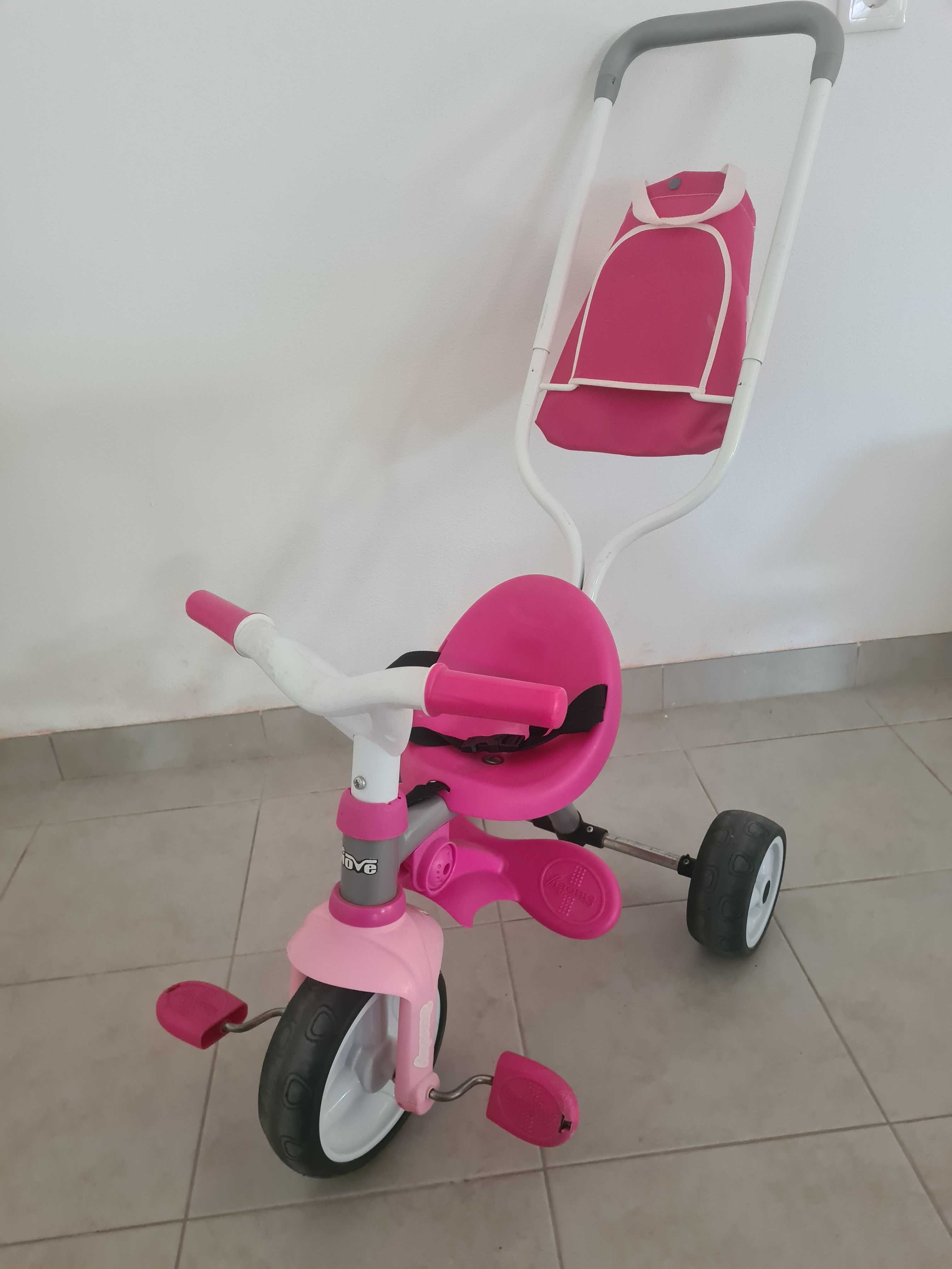 Triciclo para menina