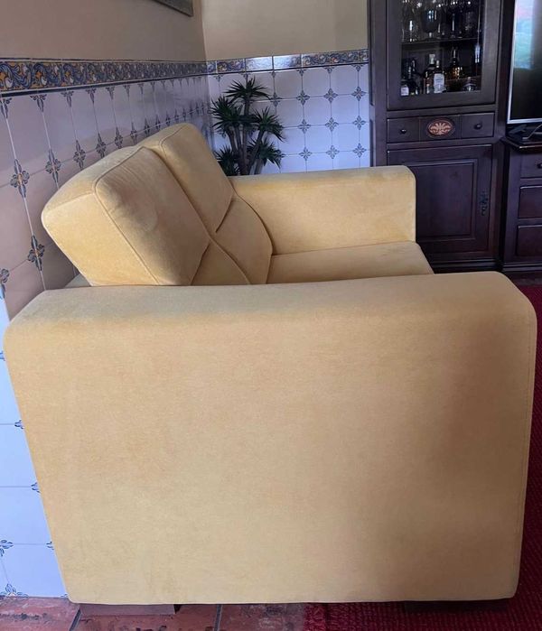 Sofá para sala de estar em muito bom estado