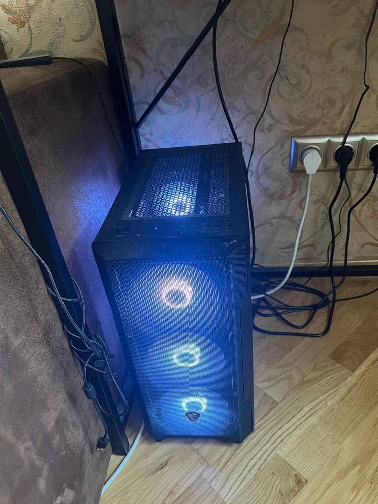 Ігровий ПК, i5-12400F, RTX 3060 + стіл, крісло, мишка і т.д
