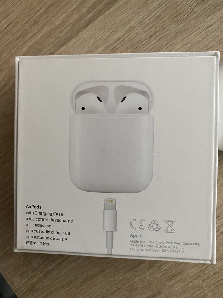 sluchawka airpods z pudelkiem