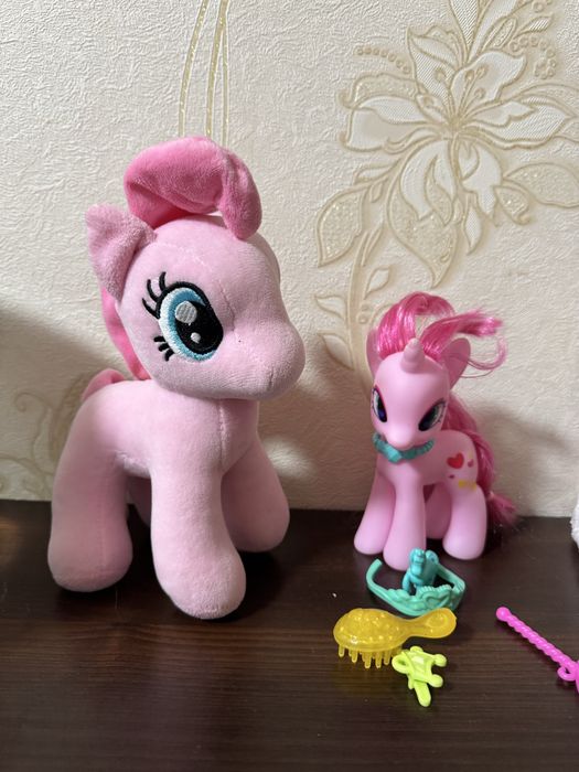 Іграшки: поні та єдиноріжки