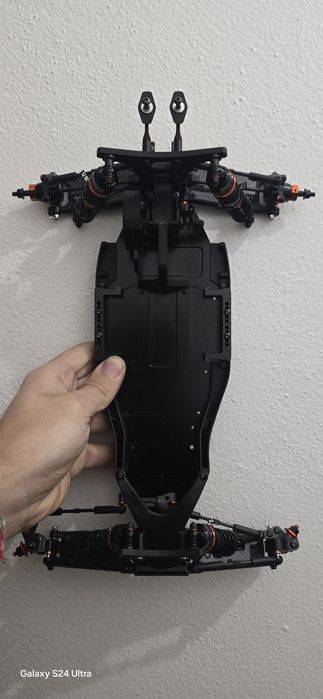 Carro telecomandado 1/10 eletrico