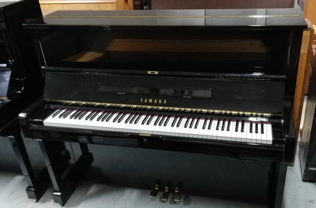 Pianino koncertowe "Yamaha U1" z oryginalnym systemem "Silent"