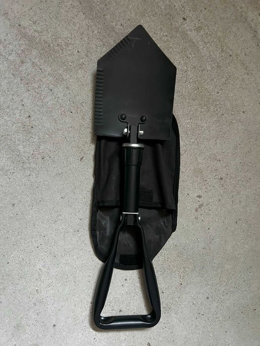 Pá dobrável com bolsa