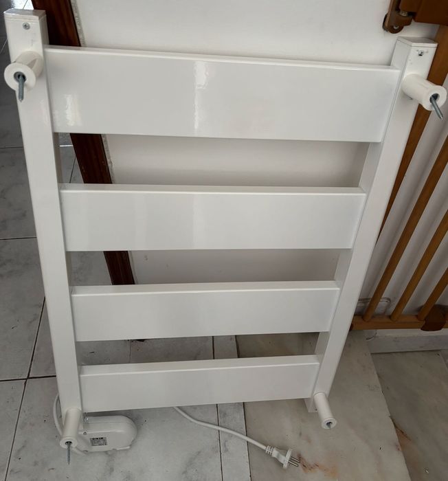 Toalheiro elétrico HJM