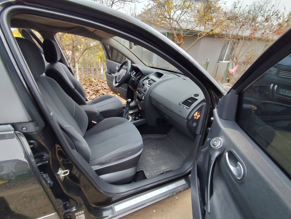 Рено Меган 2 сідан