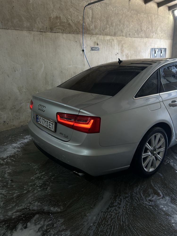 Audi a6c7 2014 3.0TDI quattro (торг біля капоту)