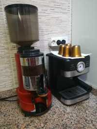 Moinho profissional e máquina de café