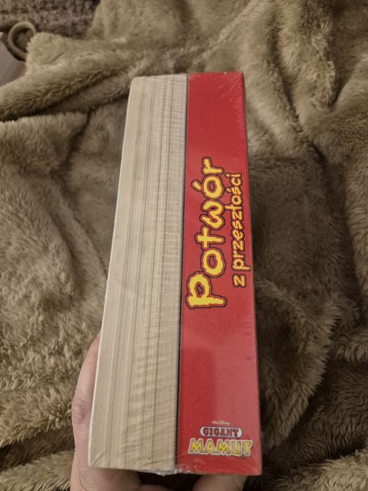 Mega Giga Królowie Złoci i Potwór z Przeszłości