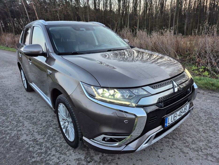 Mitsubishi Outlander 2,4 PHEV, Android Auto, Apple CarPlay, Alcantara