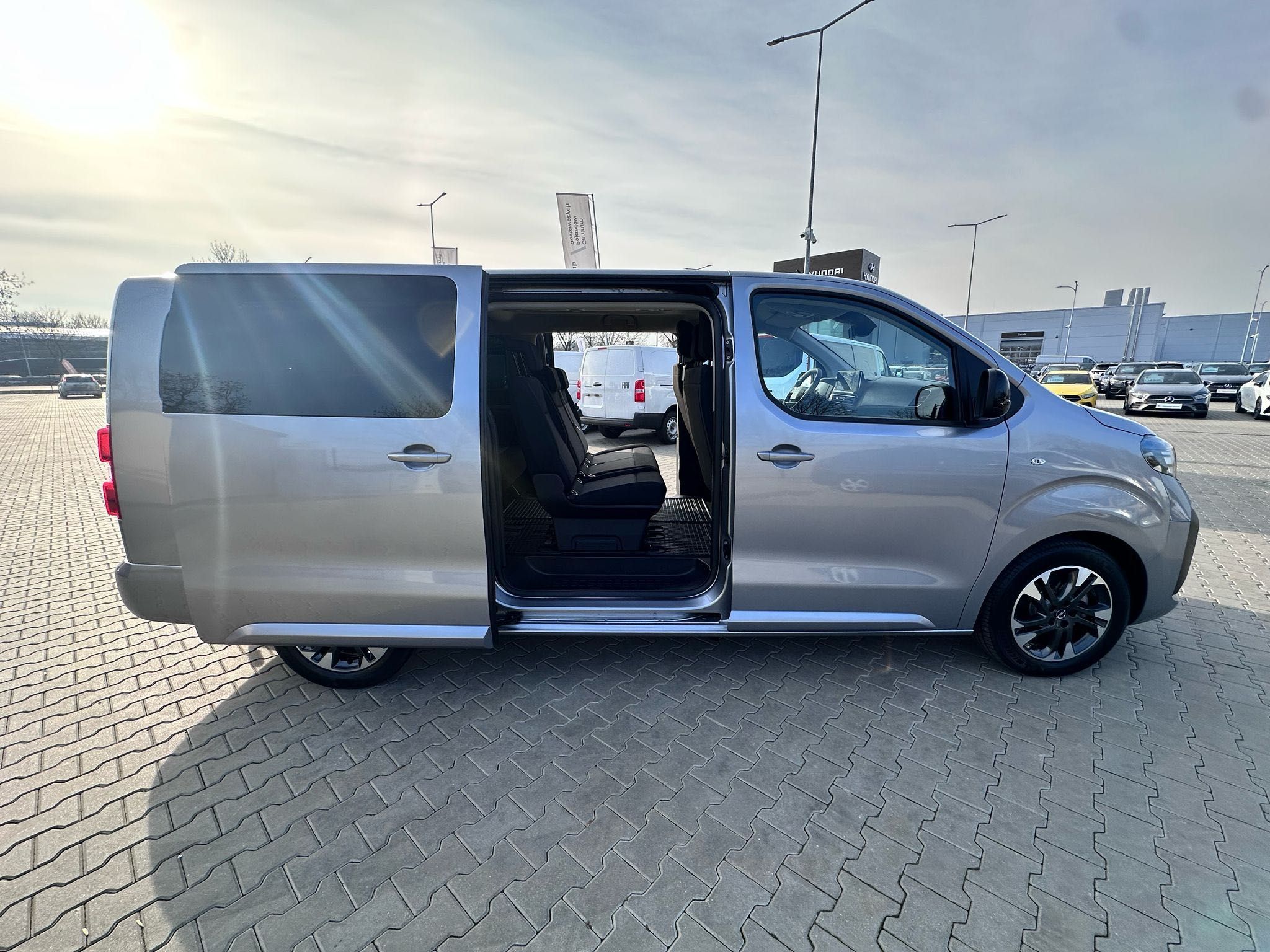 Wynajem busa 9 osobowego, rysrent.pl, Olsztyn, transfery,
