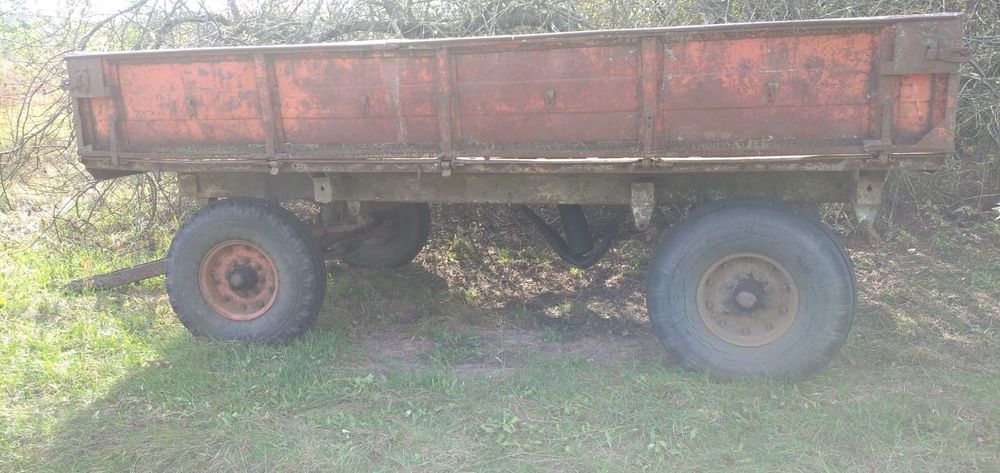 Прицеп тракторний