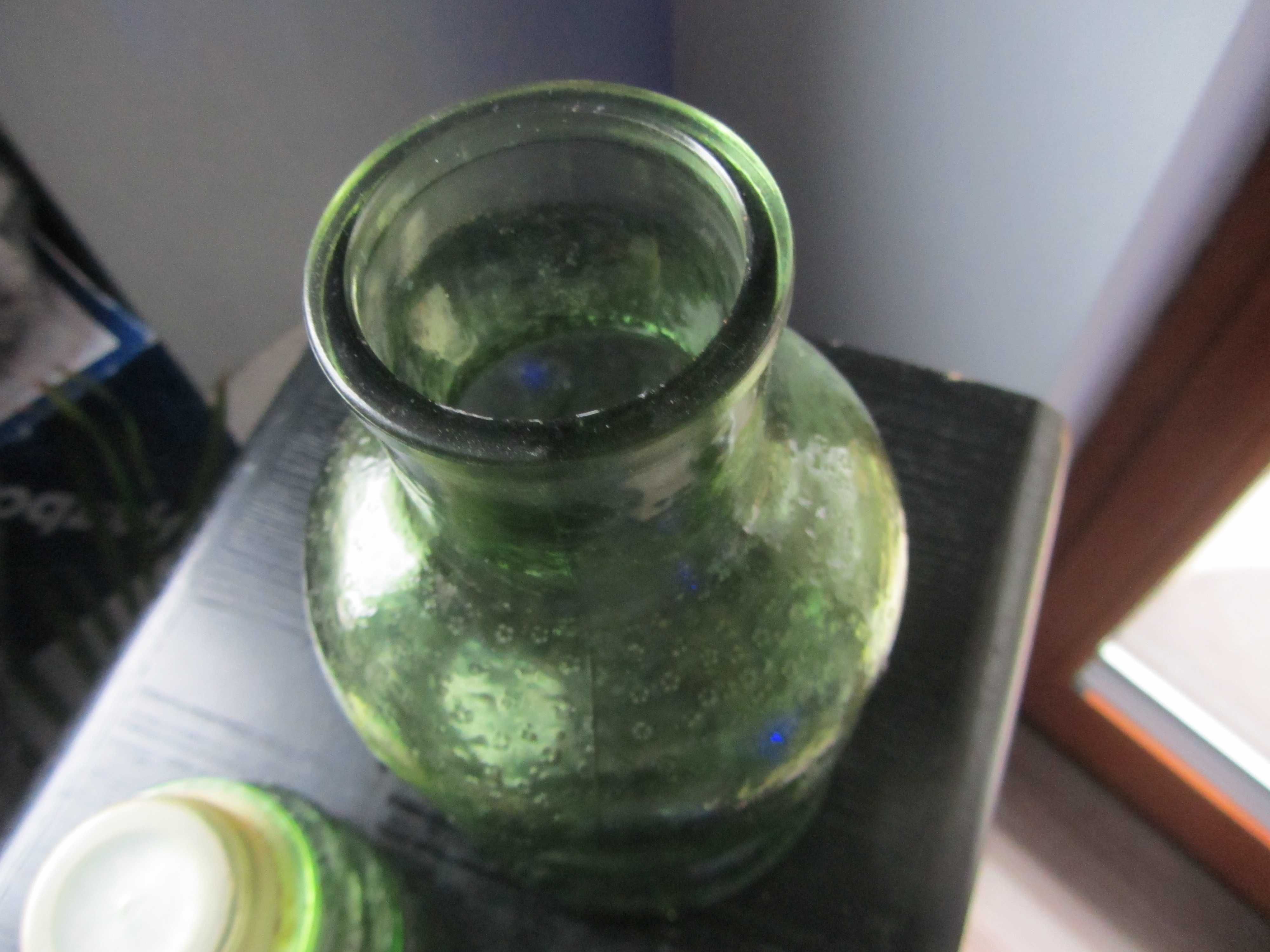 karafka butelka zielone szkło