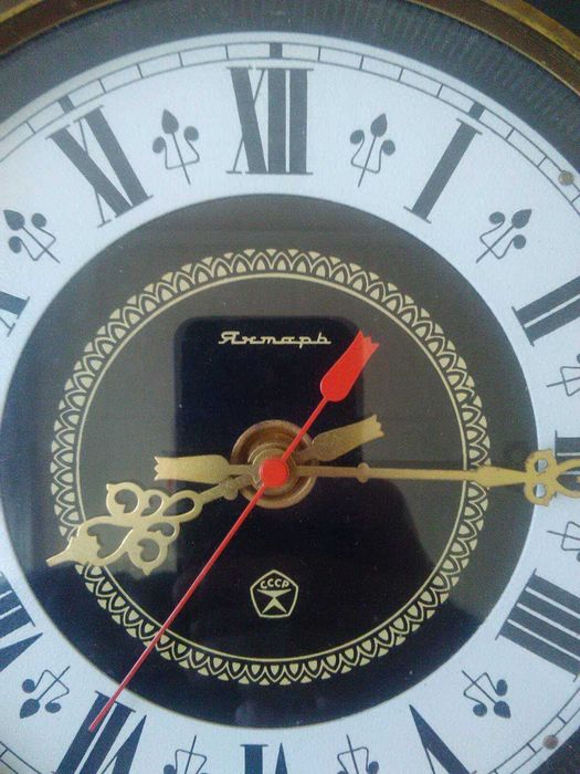 Часы настенные - Янтарь (СССР).