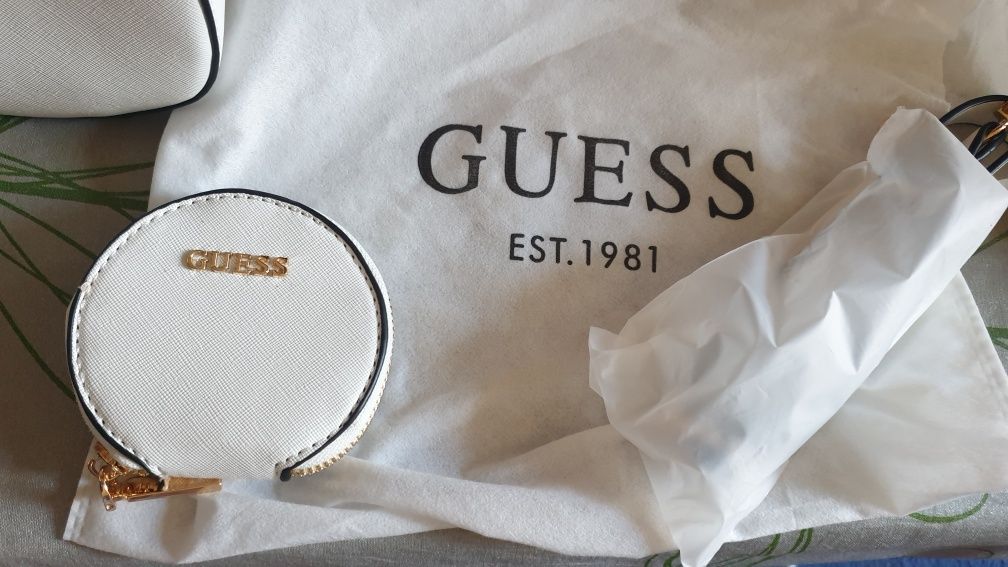 Стильна сумочка Guess