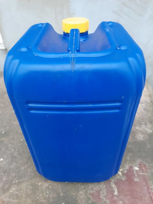 Пластиковые  канистры