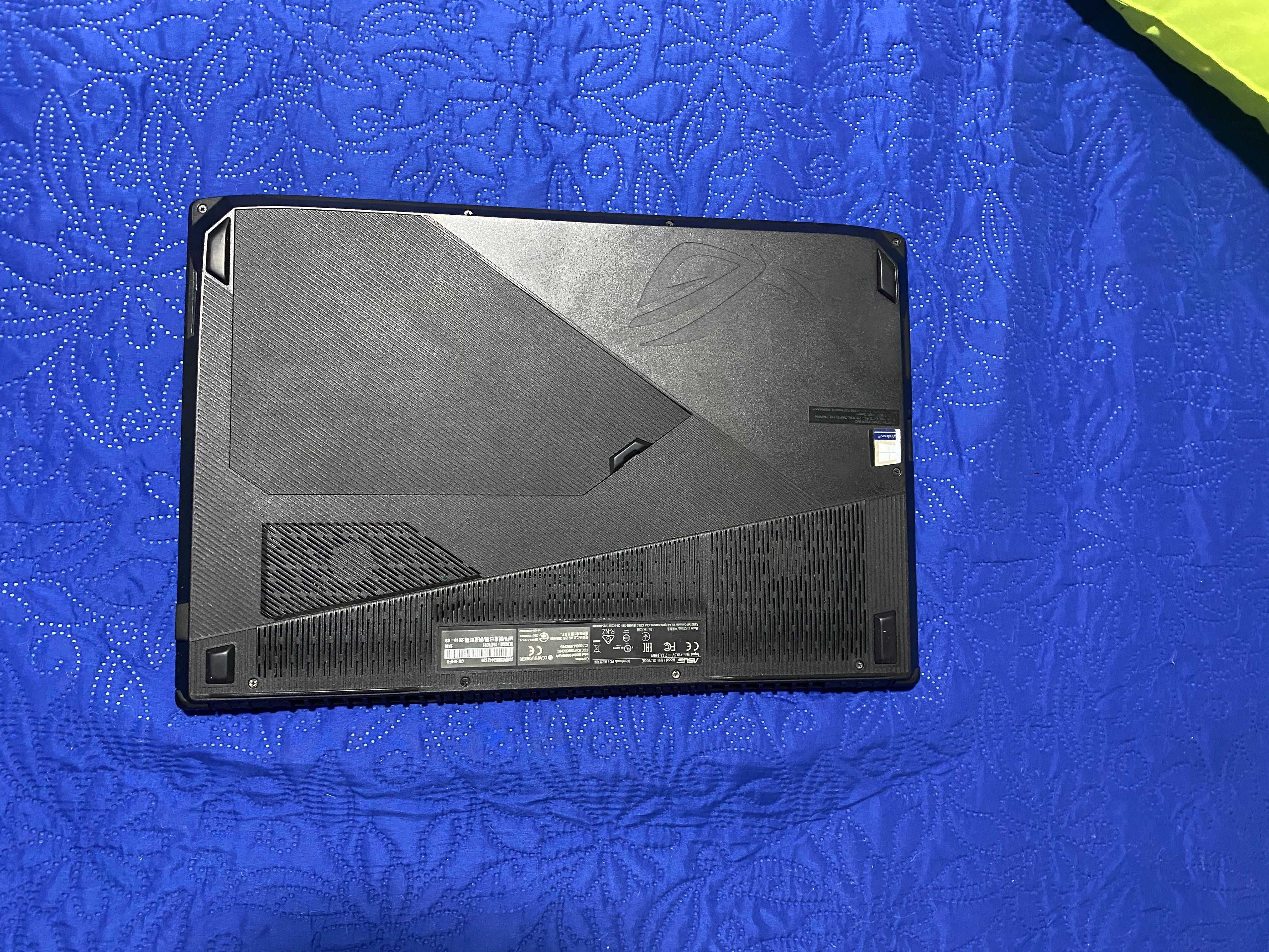 Portátil ASUS ROG GL703GE + Monitor ASUS VH226H Full HD