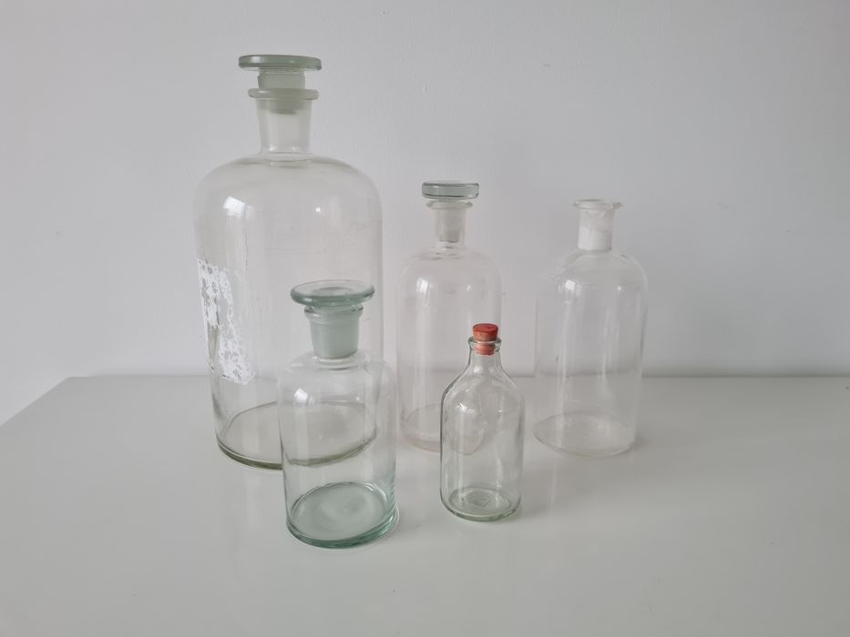 Kolekcjonerskie butelki apteczne przeźroczyste