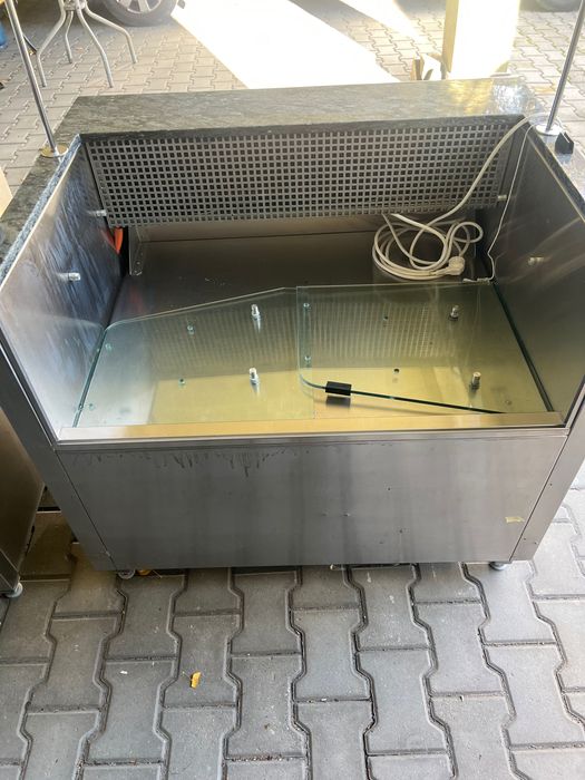 Bemar, bar sałatkowy. Lada chłodnicza