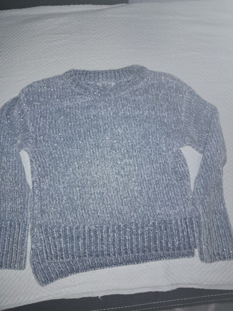 Sweterek szaro-srebrny 134-140cm