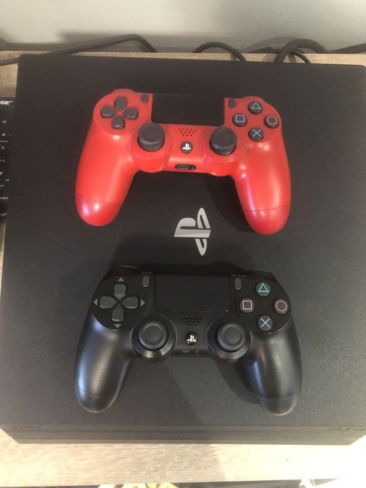 PS4 PRO + 2 pady + PSVR (cały zestaw) + Gry