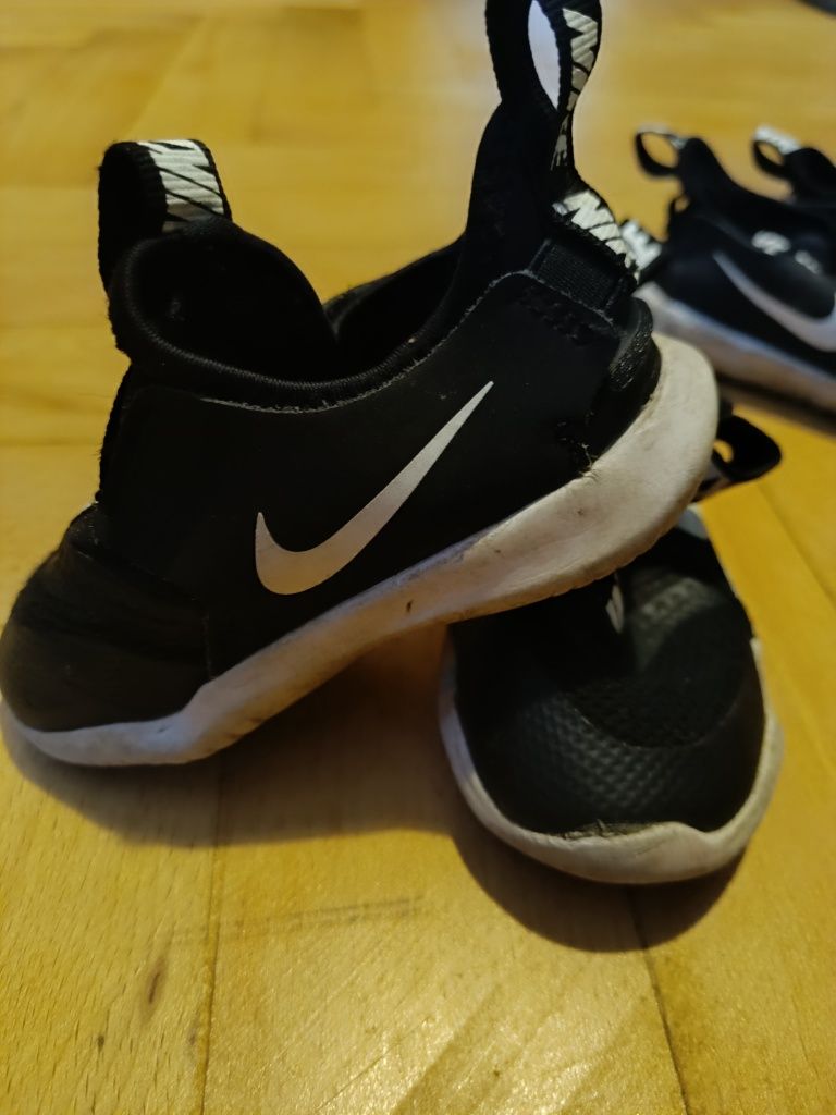 OkAzja 19 zł ! Orginalne Nike chłopięce r 22 i 25 stan dobry