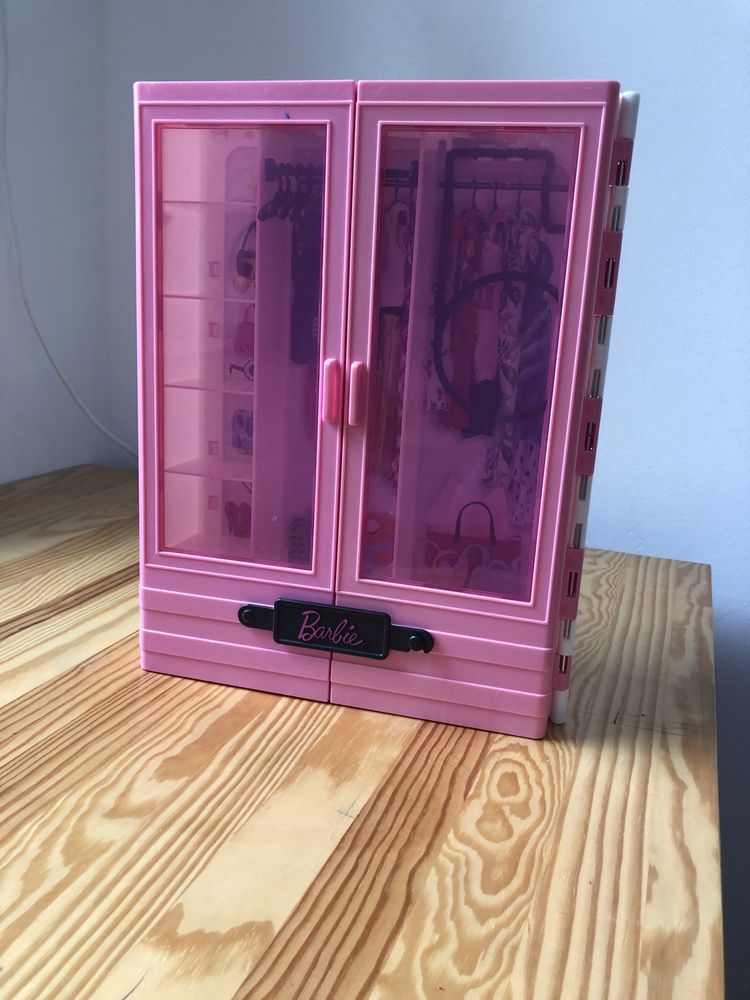 Шафа для одягу, Barbie від Mattel