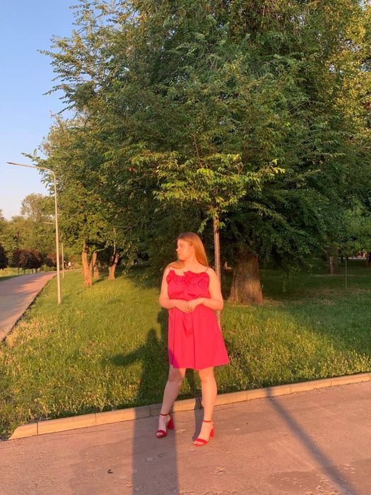 Сукня жіноча рожева