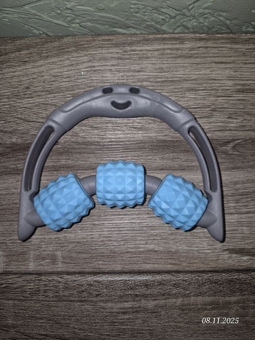 Ролликовый ассажер для тела