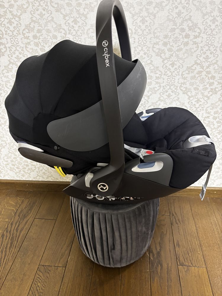 Автокрісло Cybex Cloud Z і-Size Deep Black(чорне)