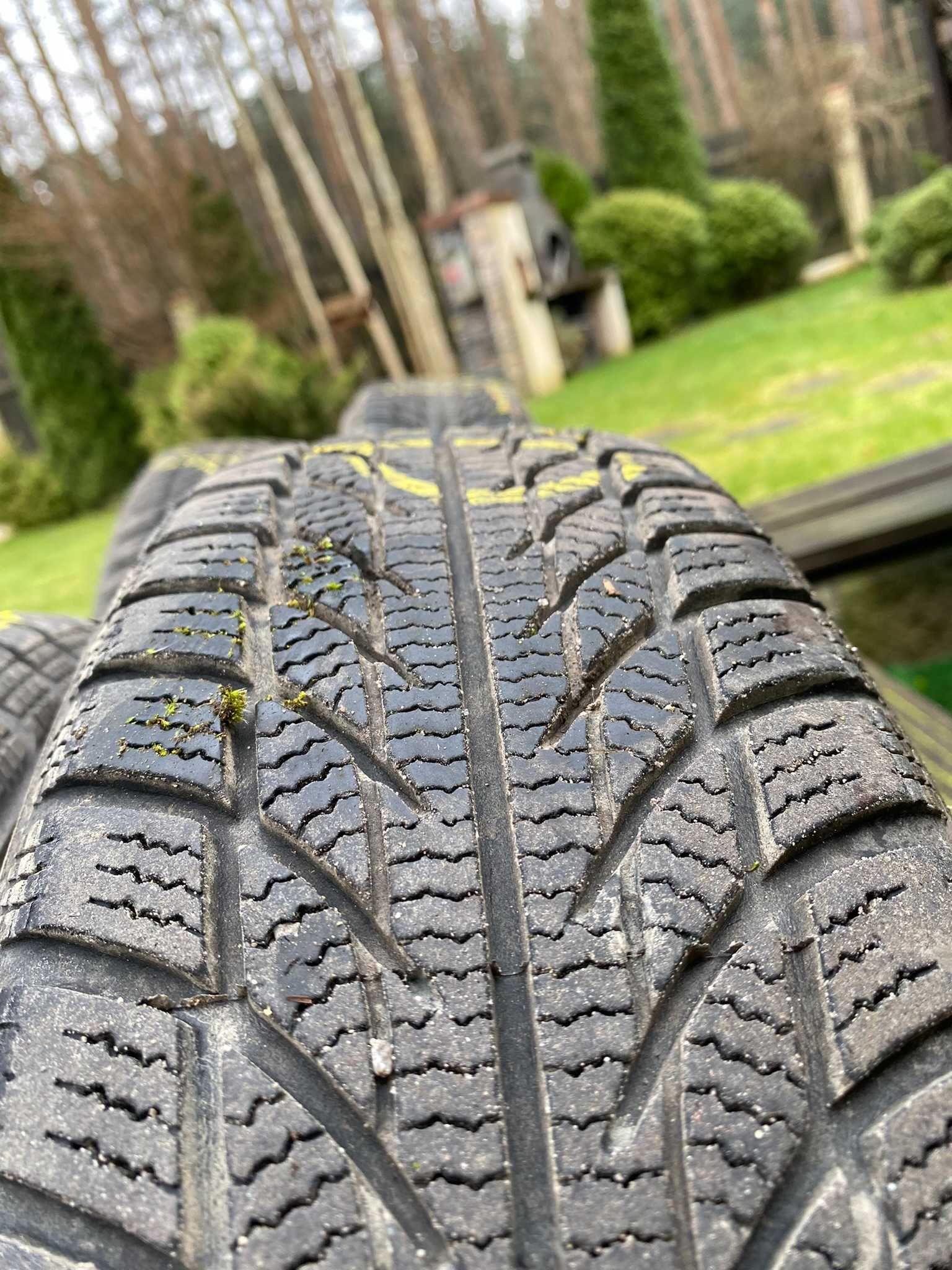 165/70 R14 Komplet opon zimowych Goodride + felgi + kołpaki