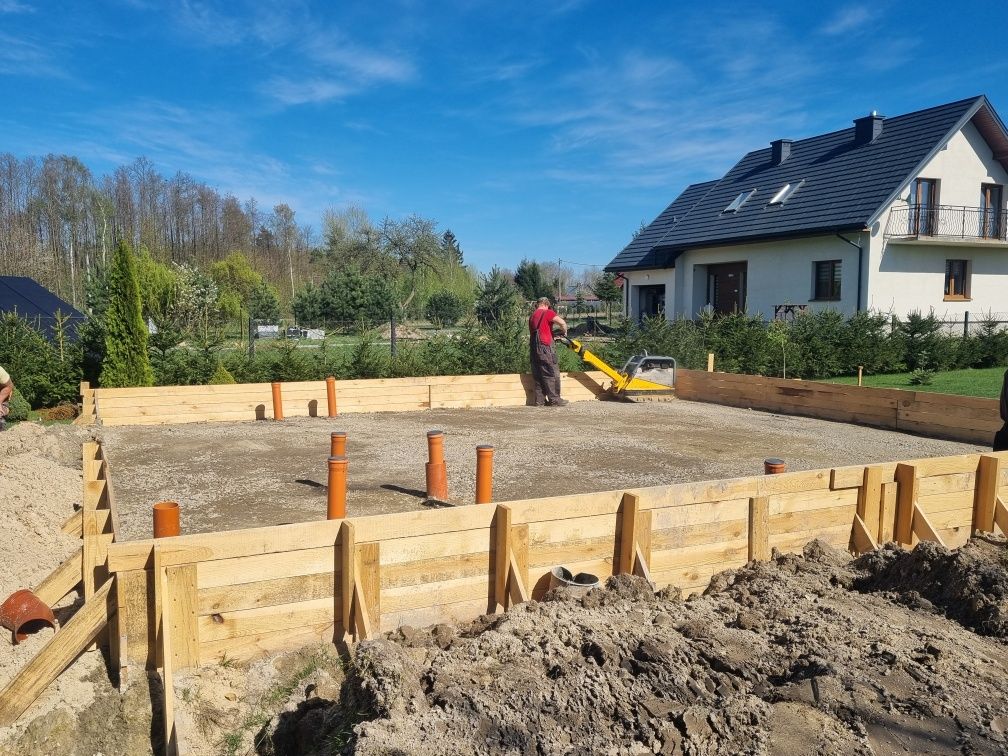 Płyta fundamentowa pod domy, domki, usługi koparko-ładowarką