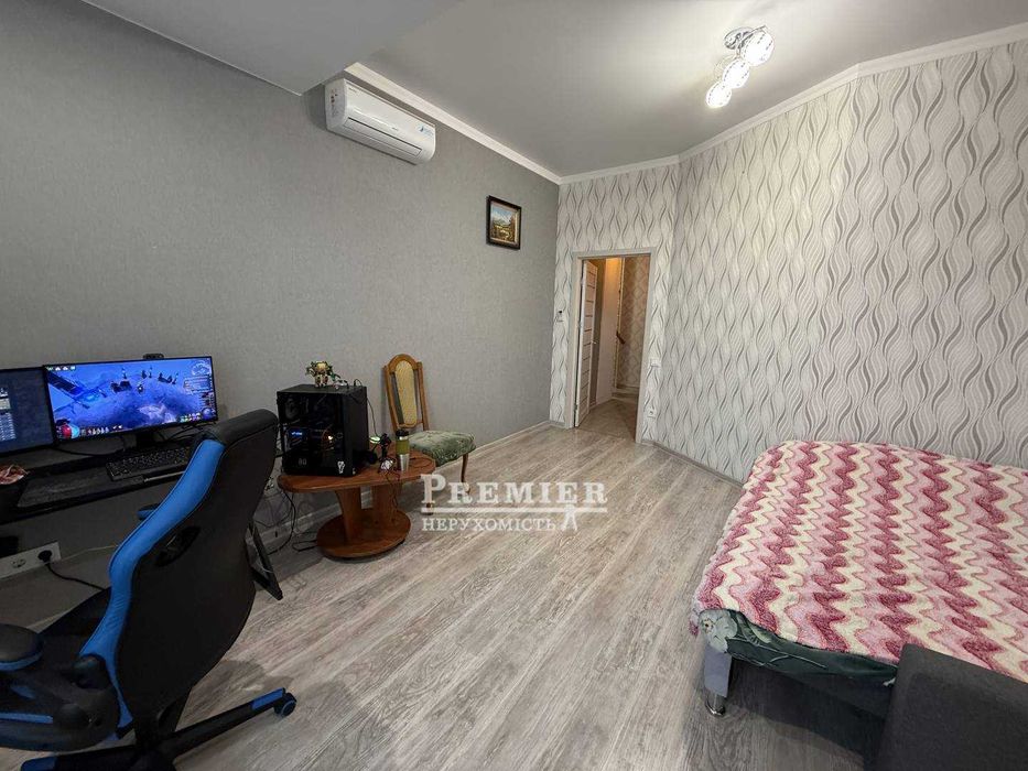 Продам 2 кімнатну квартиру площею 94 кв.м. з ремонтом у моря