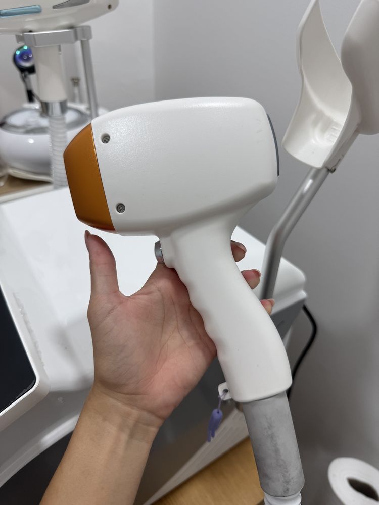 Máquina de depilação a laser 4 ondas – Como nova, com acessórios!