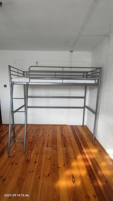 Łóżko piętrowe IKEA SVARTA