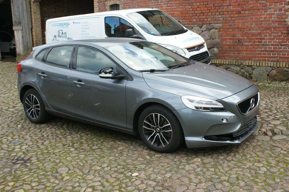 Volvo V40 2.0 D D2 120KM Automat Klimatronik Tempomat Ledy 88 tyś.km.