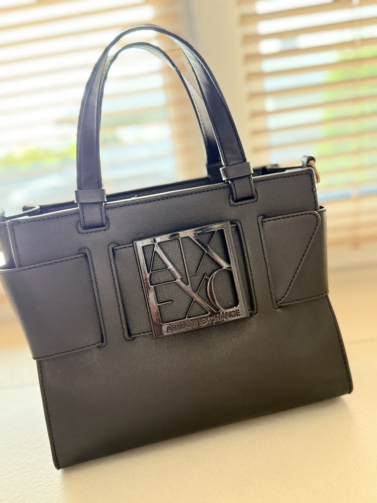 Сумка чорна armani exchange