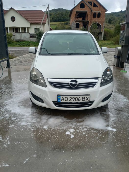 Opel zafira 2011