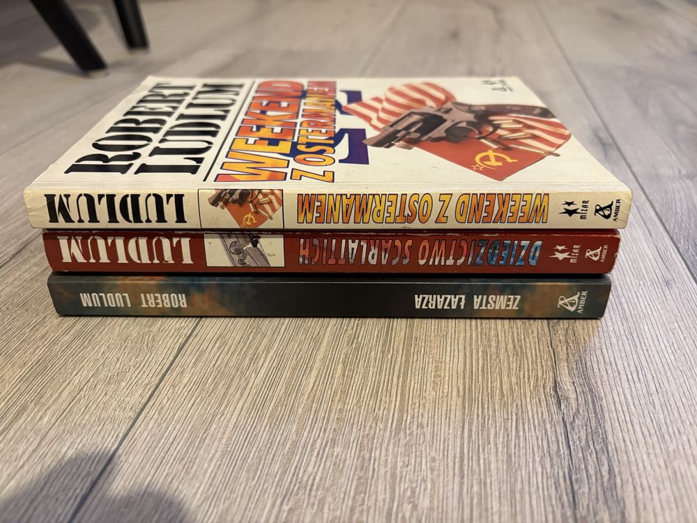 3 x Robert Ludlum