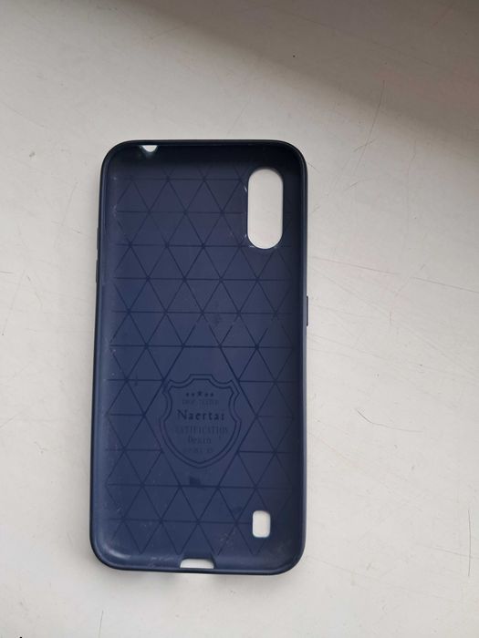 Продам чехол самсунг А01